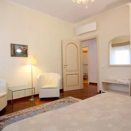 Splendid 250m From St Marks Square Daire Venedik